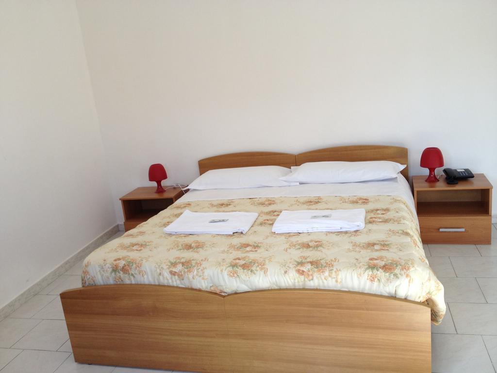 Hotel Mantova Mântua Quarto foto
